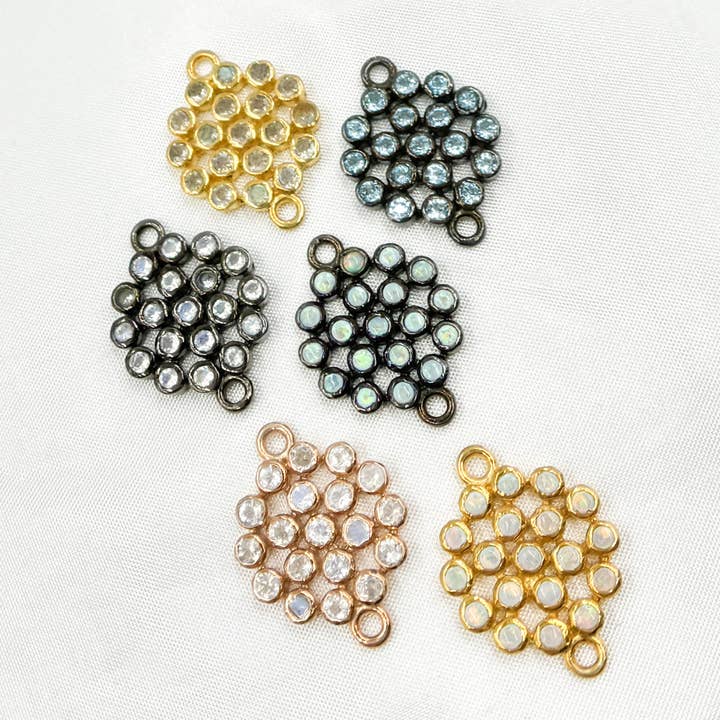 DC503. Rund förbindelse i sterlingsilver med ädelsten för wholesale av Tresor Jewelry Inc.