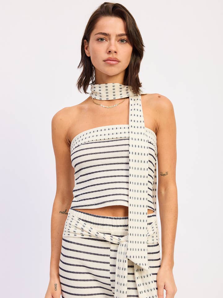 HAUT TUBE EN JACQUARD DOUBLE CONTRASTÉ AVEC ÉCHARPE pour la vente par Emory Park