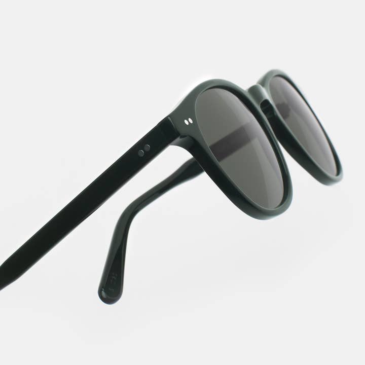 FORA - Wholesale Sunglasses - Unisex - Unisex Square Sunglasses | Hero | Acetate26