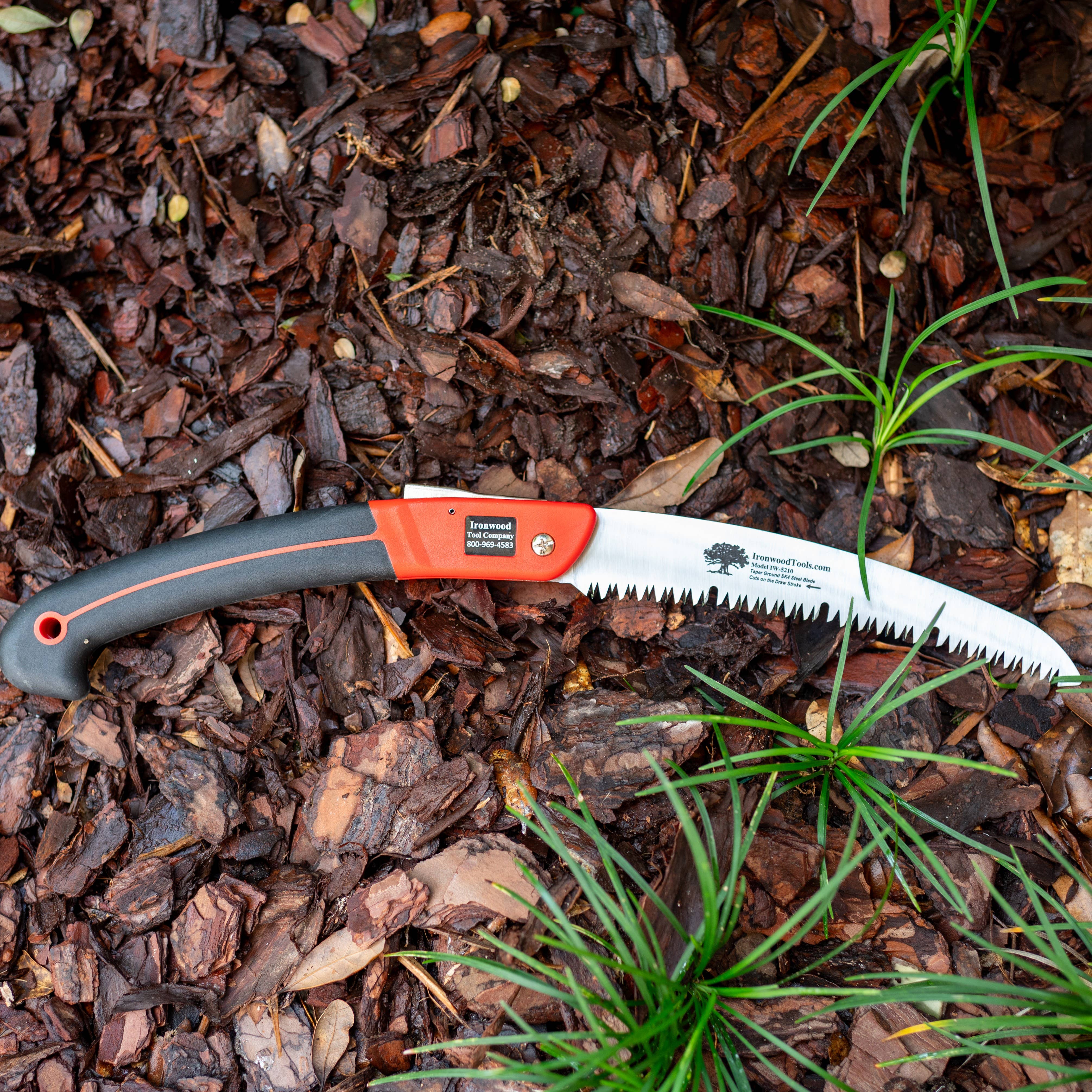 Garden Works - Wholesale Garden Tool - Ironwood 8.25" Folding Saw1