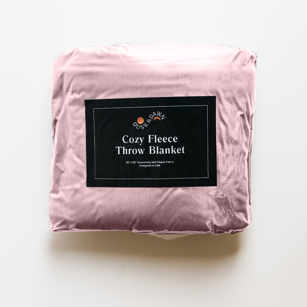 Giften Market - Wholesale Throw Blanket - Cozy Fleece Throw Blanket - Gifts for the Home - Host Gifts0