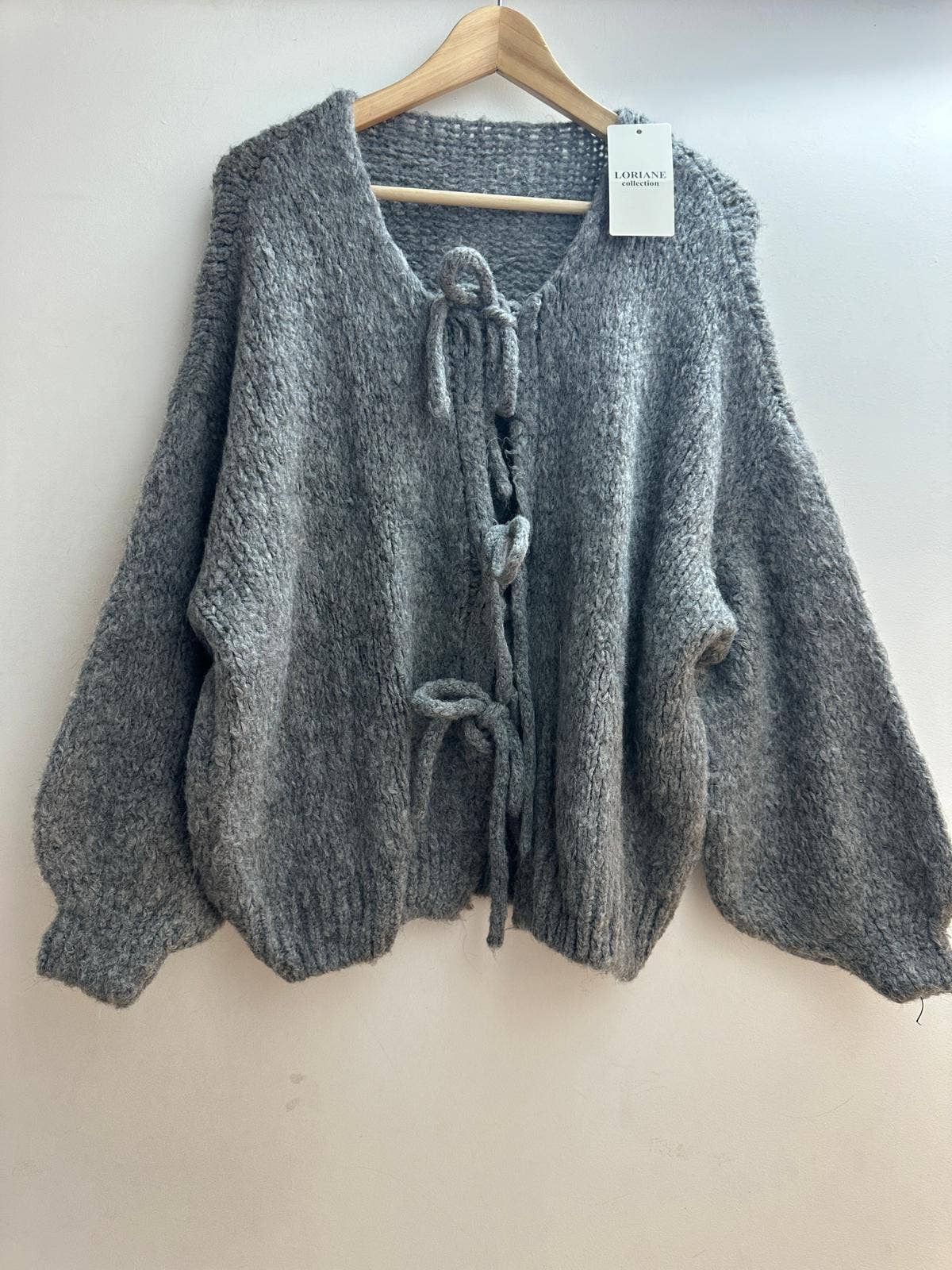 LORIANE - Wholesale Cardigan - Women's - 24618 Wool vest with laces one size10