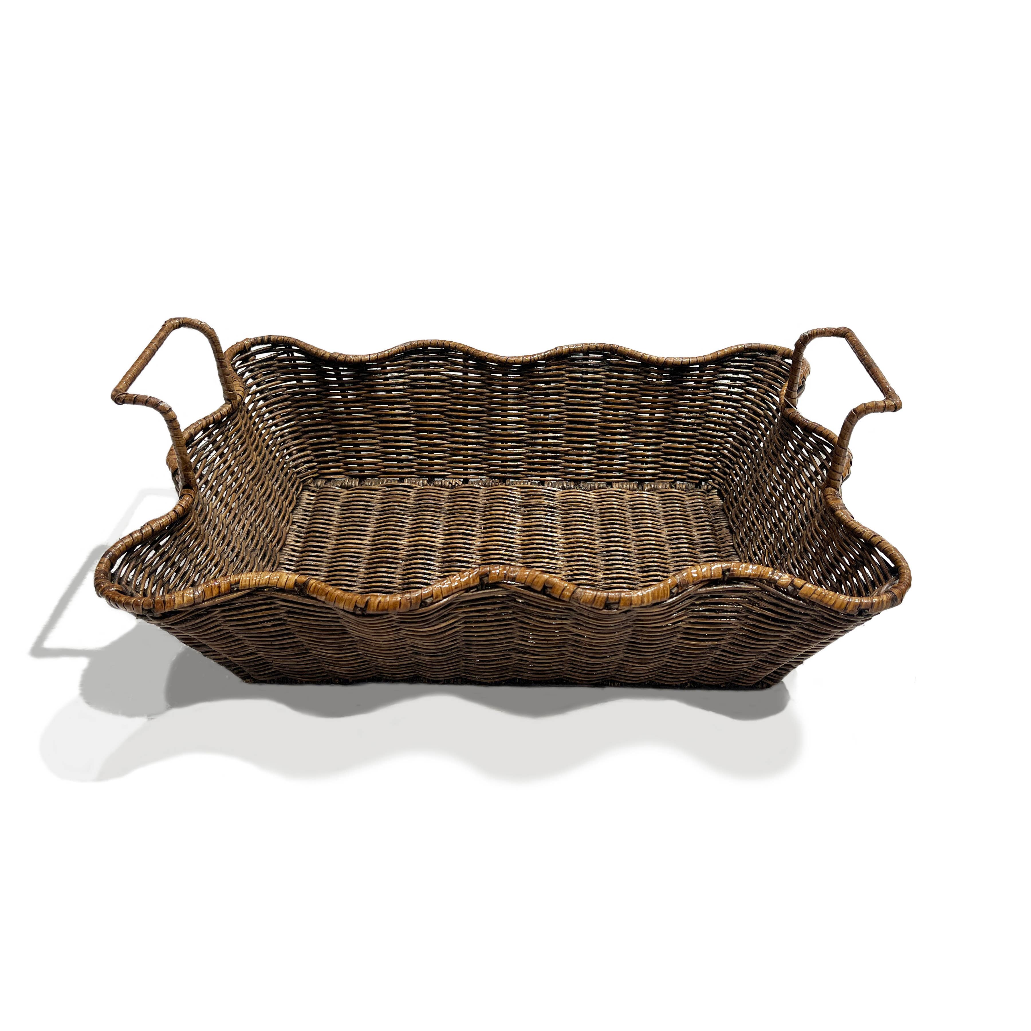 Matahari - Wholesale Decorative Tray - Small Scalloped Tray