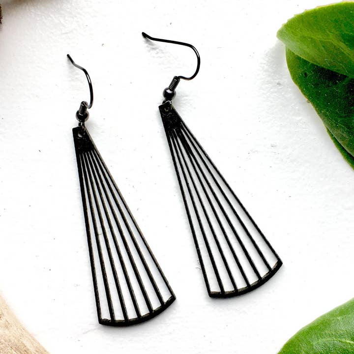 MINI LOFOTEN Örhängen i trä - art deco smycken för wholesale av Strips & Stripes