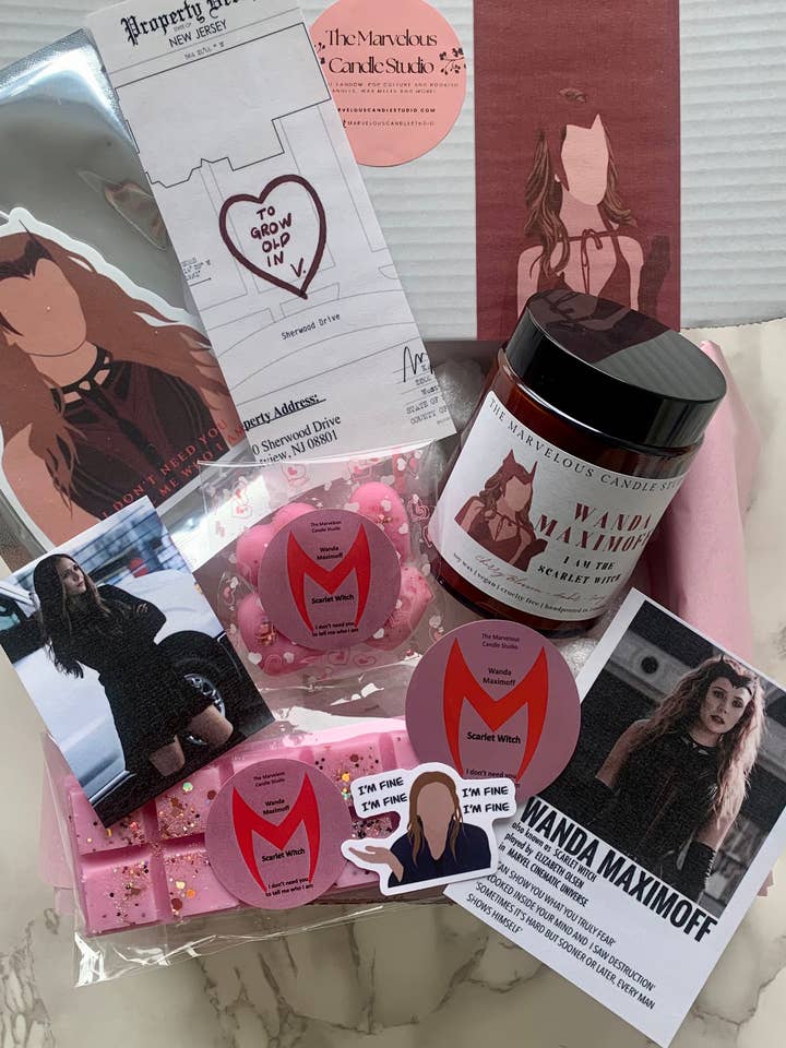 Coffret Cadeau Édition Limitée Wanda Maximoff pour la vente par Marvelous Candle Studio