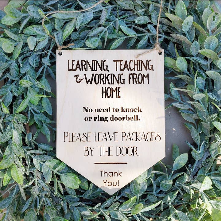 Appendiabiti per porta: imparare, insegnare e lavorare da casa per la vendita all'ingrosso da parte di Ginger Squared