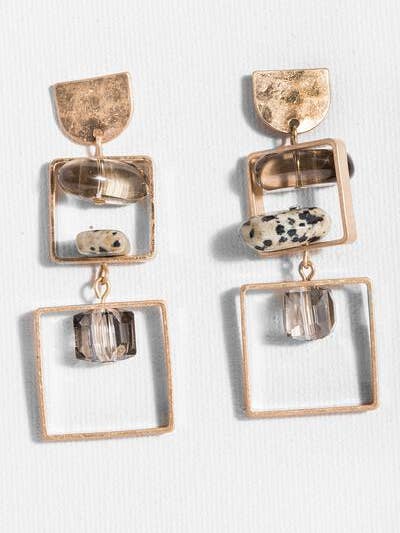 Boucles d'oreilles pendantes carrées en perles et pierres pour la vente par SAACHI