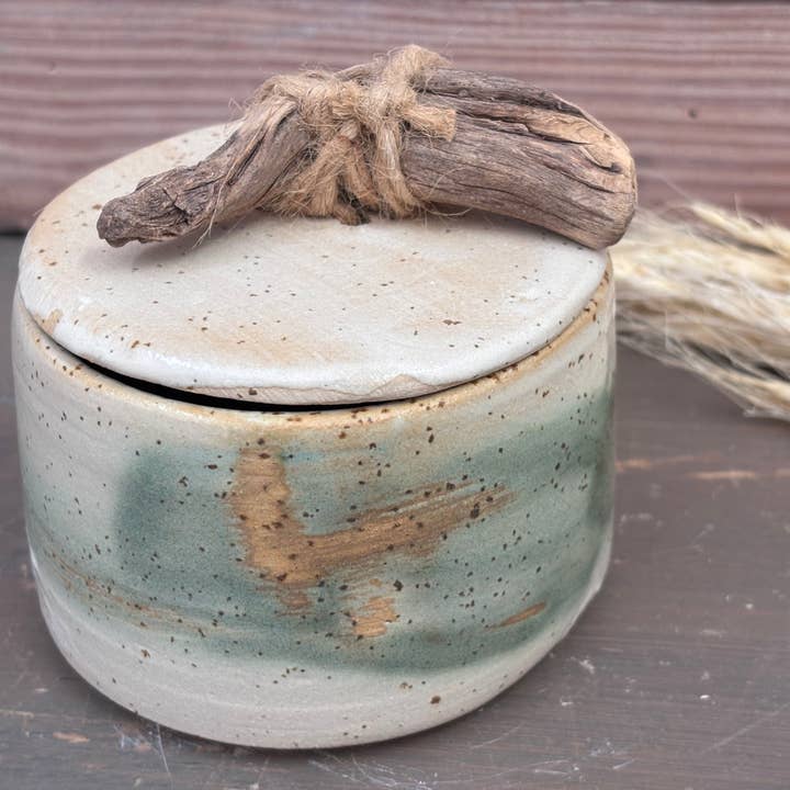 Krukke med låg og træhåndtag for engroshandel hos veronicaruizceramica