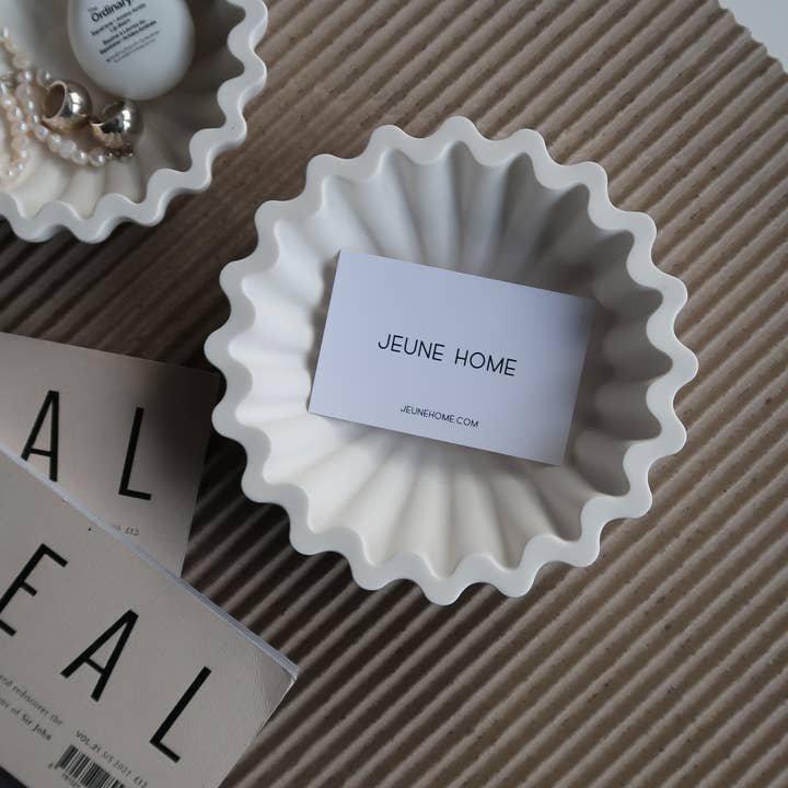 Jeune Home - Wholesale Decorative Tray - Scalloped ruffle wavy bowl - Elegant Trinket & Key Holder6