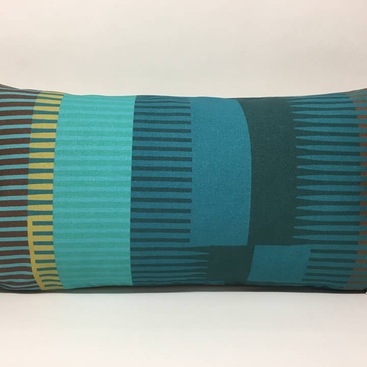 Combed Stripe Cushion - Teal, turquoise + olijf voor wholesale door Sharon Jane Studio