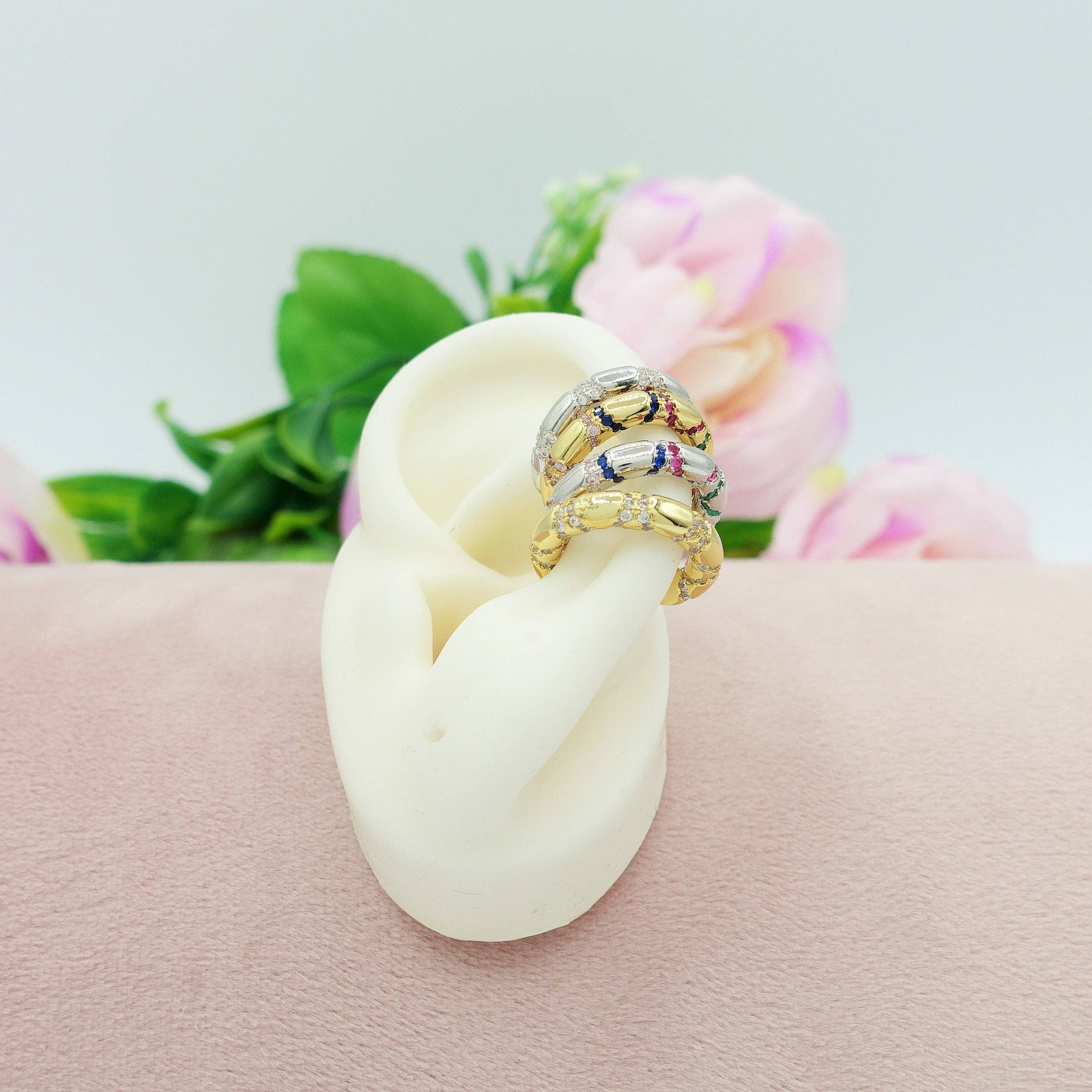 Daemon srls – Großhandel Ear Cuff/Ohrklemme – SORAYA – Einzelner Earcuff ohne Loch mit Zirkonia in Regenbogenfarben15