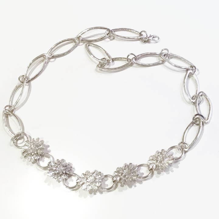 Cintura con catena a rosetta placcata argento sterling per la vendita all'ingrosso da parte di Gloria Mago