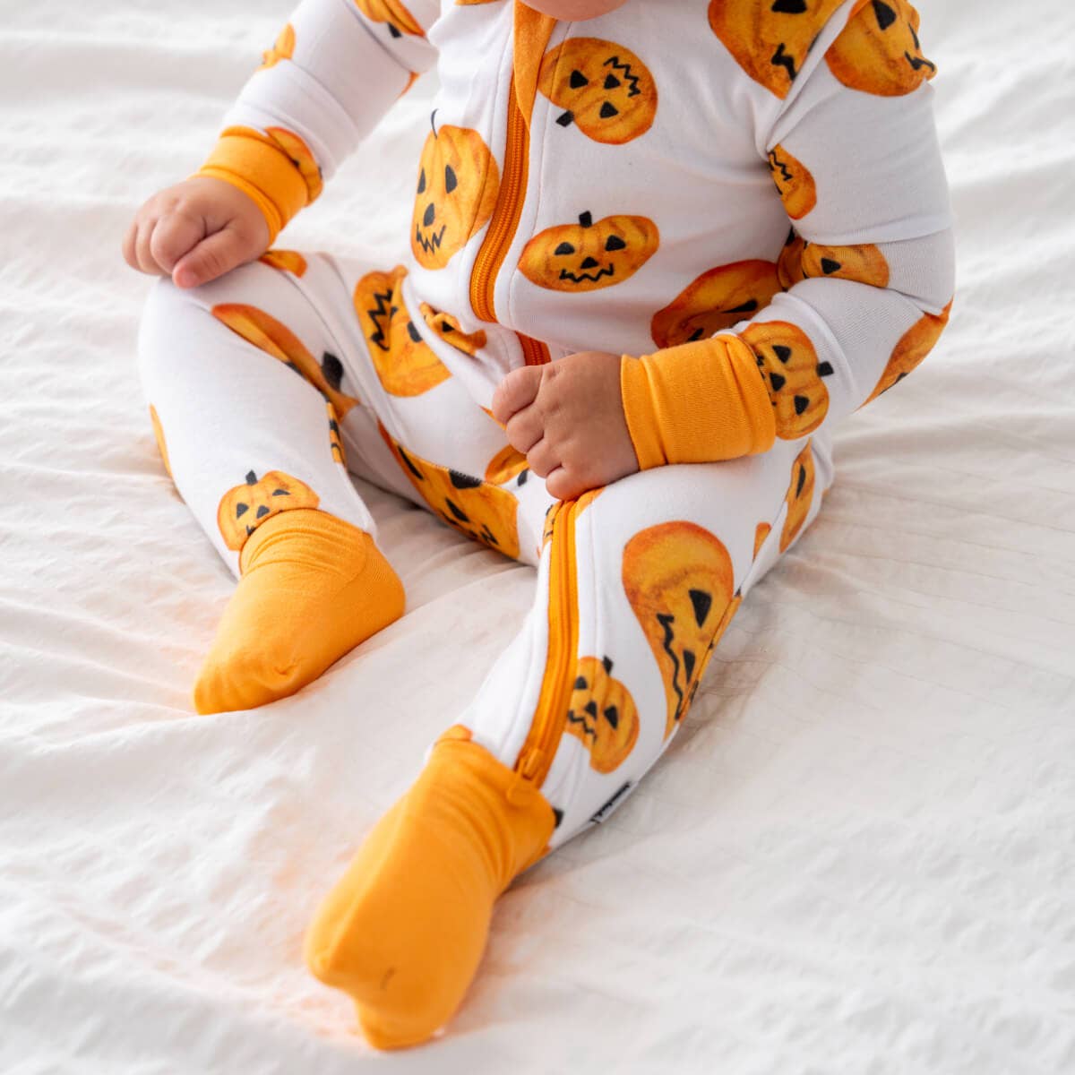 Dreamland Baby - Wholesale Sleepsuit - Baby - Baby Bamboo Pajamas w/ DreamCuffs® - Pumpkins3