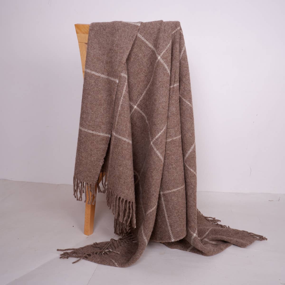 NorraVilla - Wholesale Throw Blanket - Wool Blanket - Windows Checks In Brown1