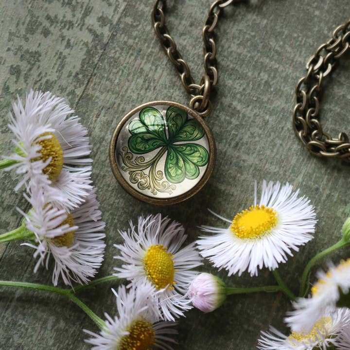 The Divine Iguana - Wholesale Pendant/Charm Necklace - Classic Shamrock Simple Reversible St Patrick's Day Necklace