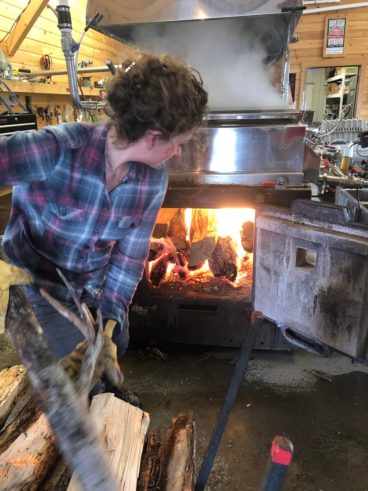 Silloway Maple - Wholesale Maple Syrup - Maple Syrup Glass Leaves - 8.5 oz1