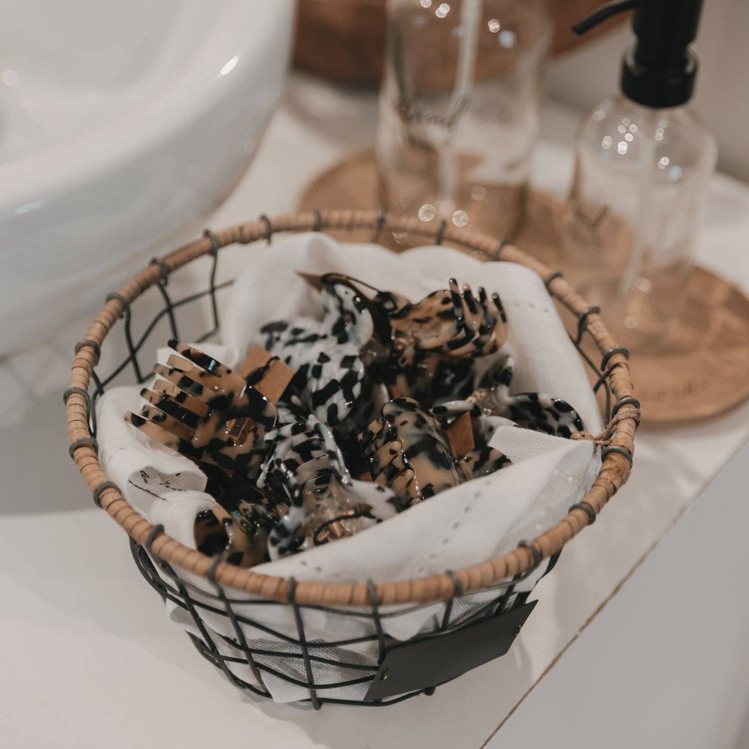 Eulenschnitt – wholesale Hårspänne - Dam – Liten hjärtformad Leo hårklämma (10 st per förpackning)1