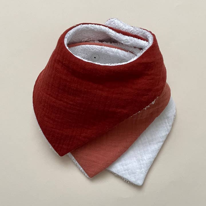 Set of 3 MRB plain cotton gauze mini bibs for wholesale by Carotte & Cie