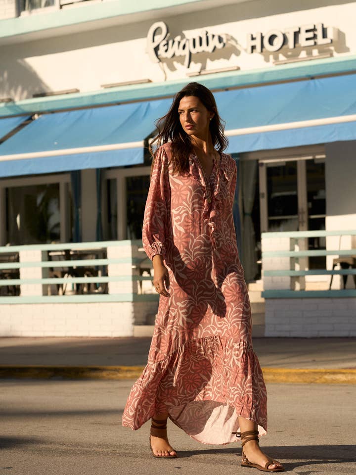 Robe Kyra Moka pour la vente par Sonmer Shop USA