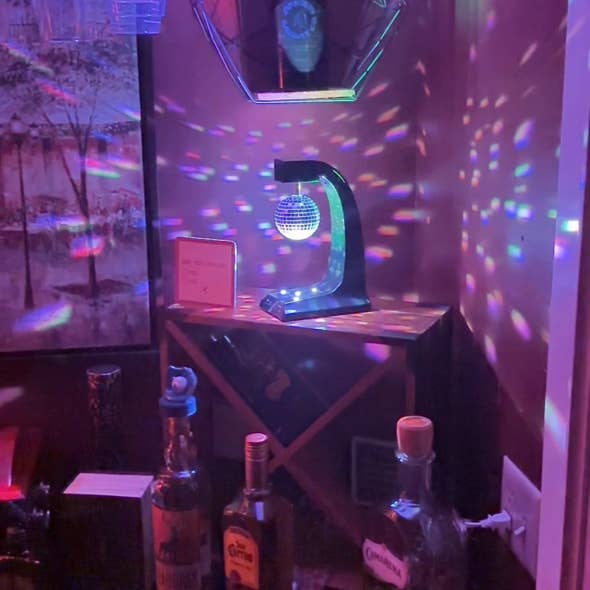 DESKOLITE – wholesale Strobe/disco light – DESKOLITE™ Wireless Disco Speaker w LEDs and 6cm Mirror Ball8