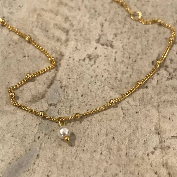 Tilda Gold-Plated Pearl Bracelet for wholesale by Vivaz - Fine Jewellery