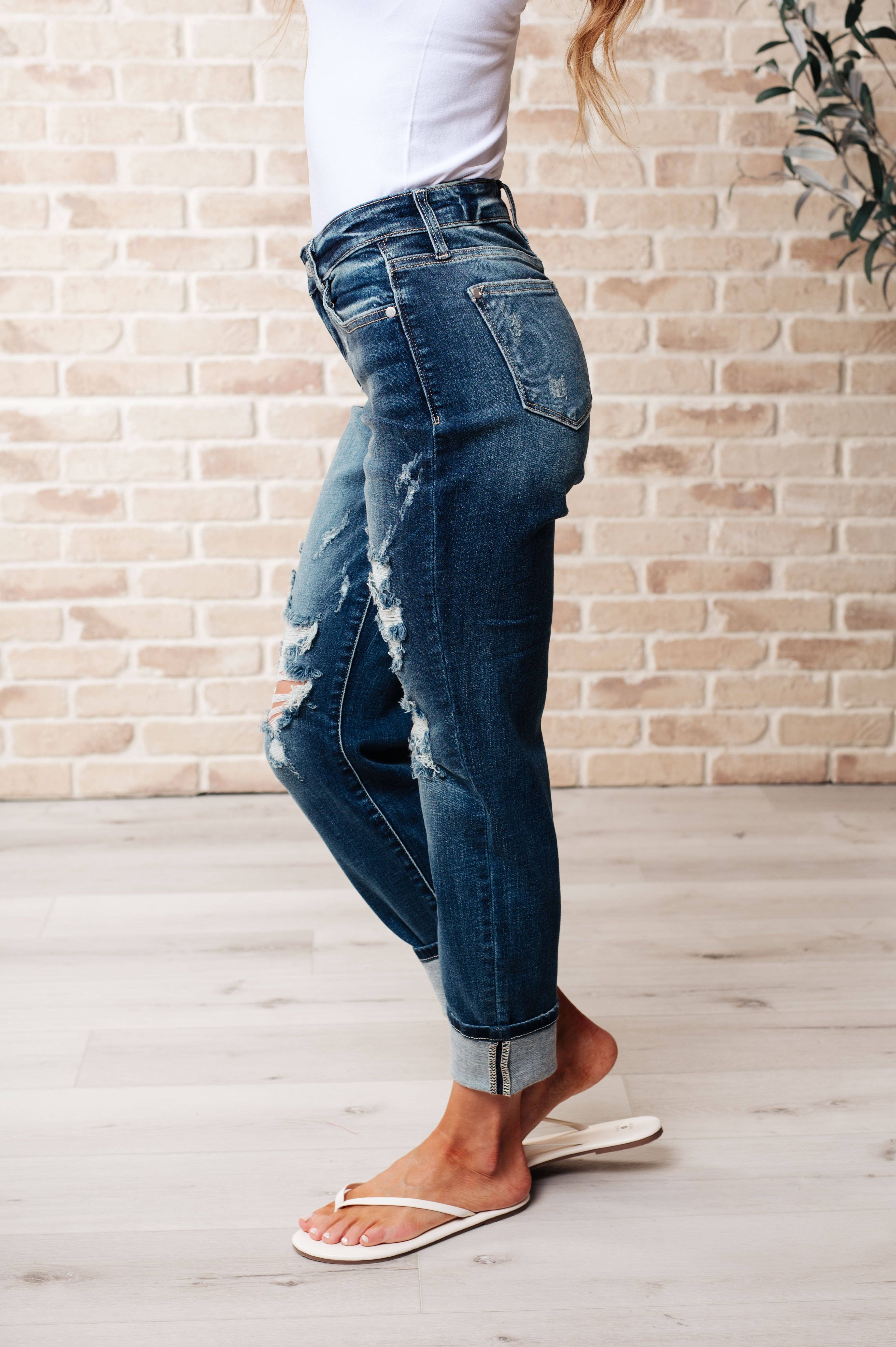 Avenue Wholesale - Vente Jean – femme - Judy Blue Boyfriend Destroy à Revers Taille Moyenne4