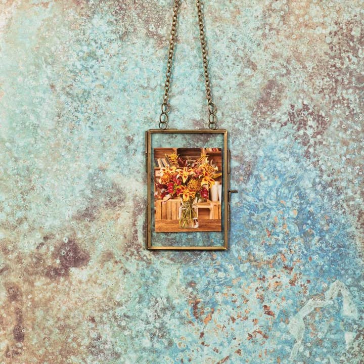 Mytri Designs – wholesale Picture frame – Antique Brass Photo Frame