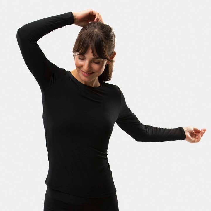 Women´s breathable long-sleeve training top (black) for wholesale by Movero Bamboo Activewear