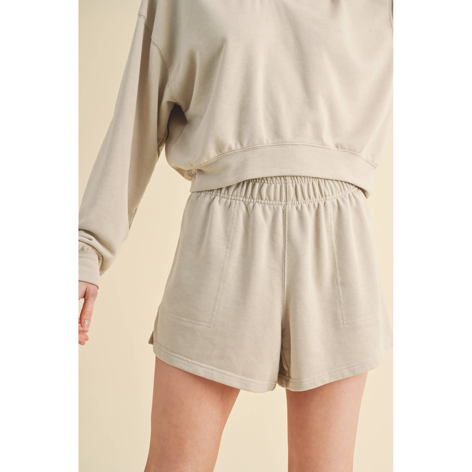 COQUILLE SHORT DE SURVÊTEMENT EN TISSU ÉPONGE DÉLAVÉ/WL24-8797B en vente sur Faire