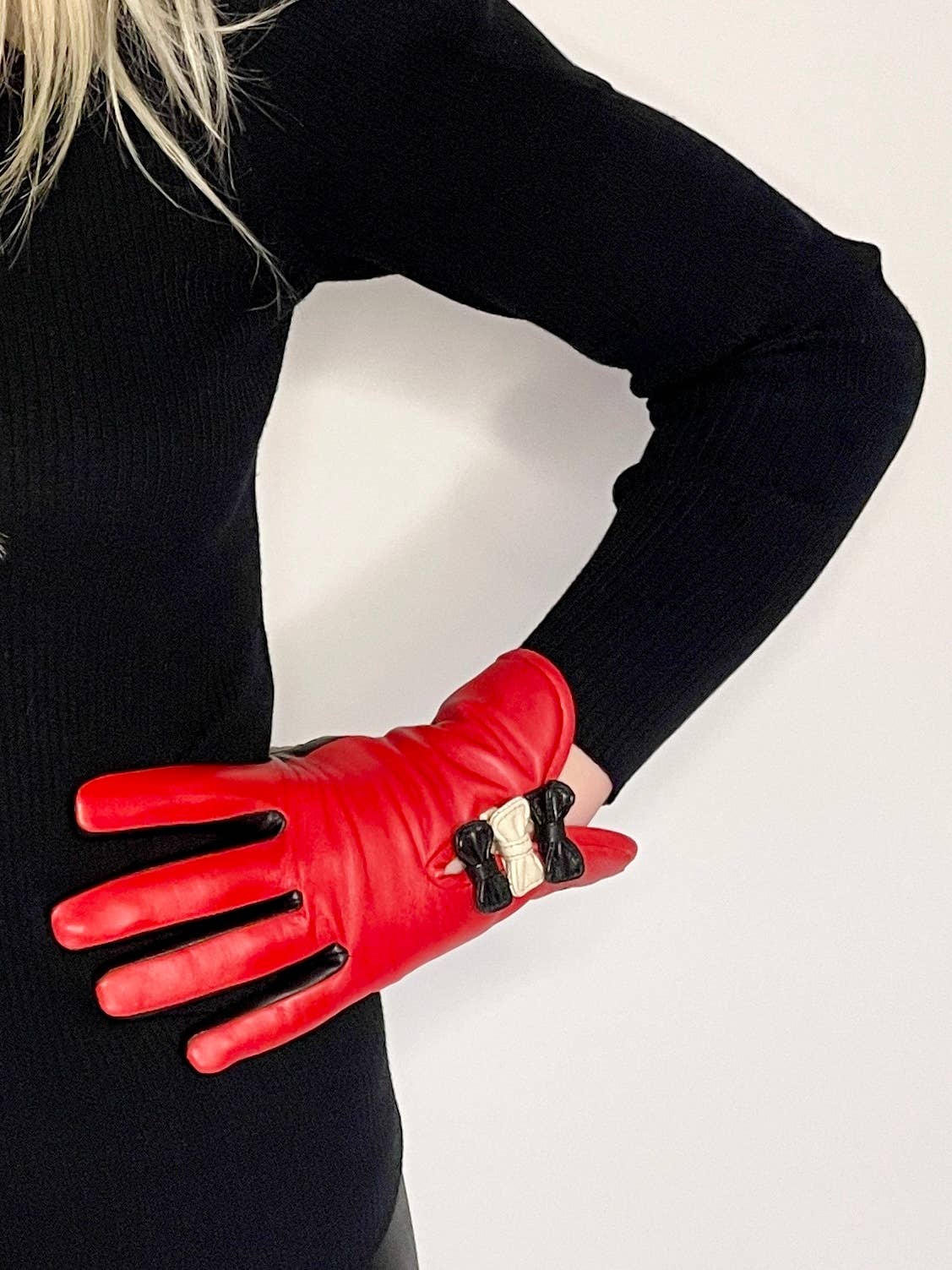 Lola Ramona - Wholesale Gloves - Women's - Gloves Betty Bow - Red/Black2