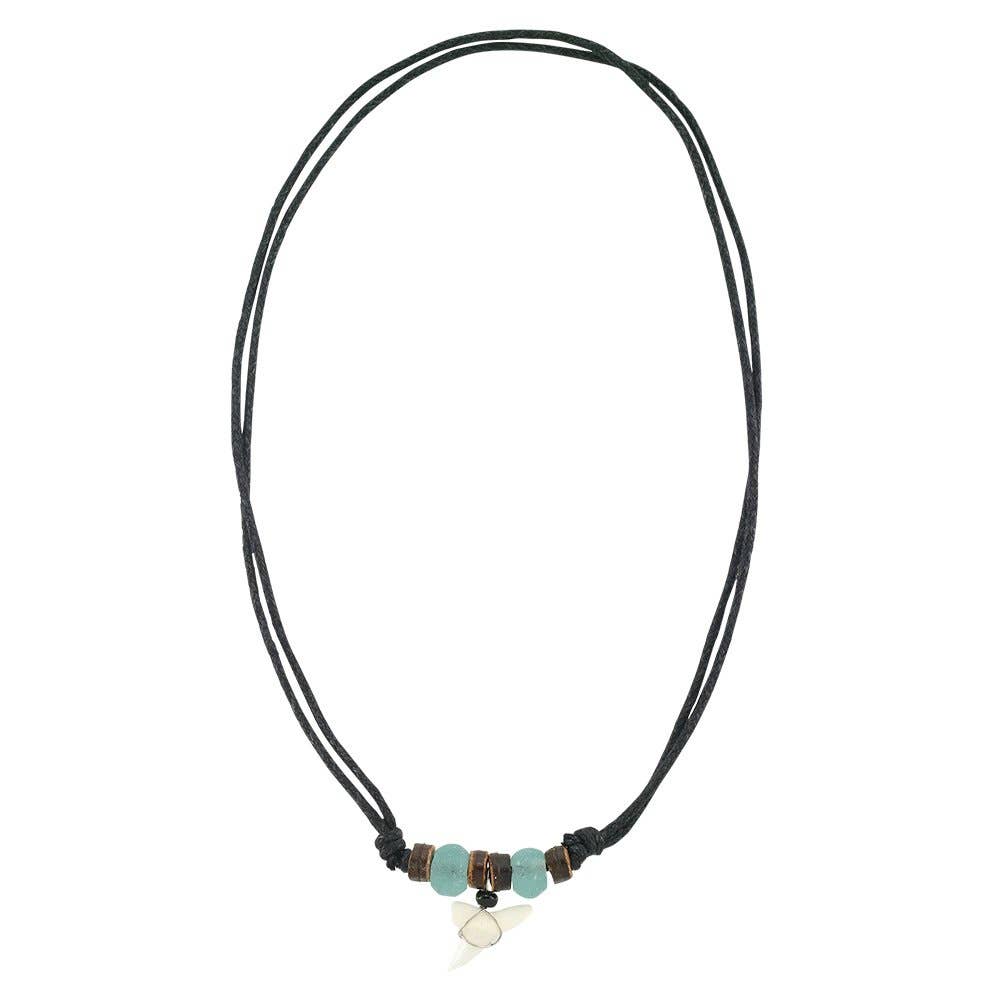World End Imports Jewelry & Gifts - Vente Colliers à pendentif - NK Coco/Perle givrée Sharktooth-122