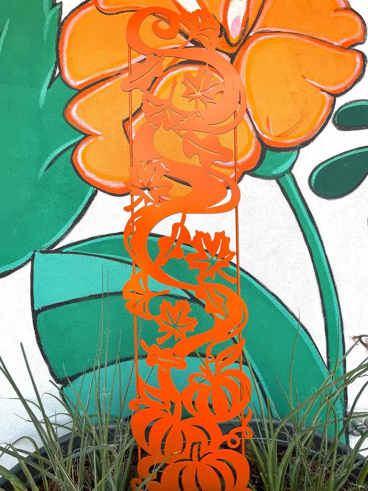 Treillis Autumn Breeze pour la vente par Garden Deva Sculpture Co.