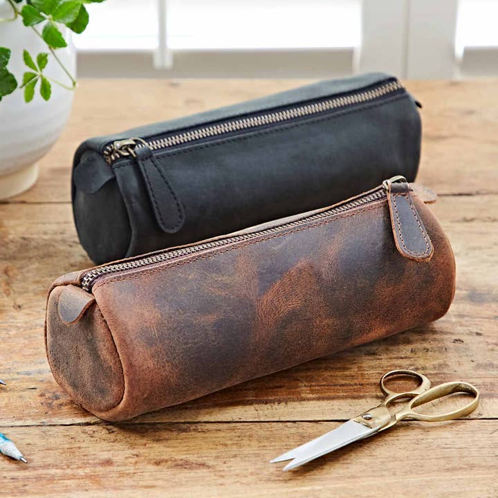 The Paper High Gift Company Limited - Vente Étuis/trousses à crayons - Étui à crayons rond en cuir de buffle - noir ou marron - Fait main1