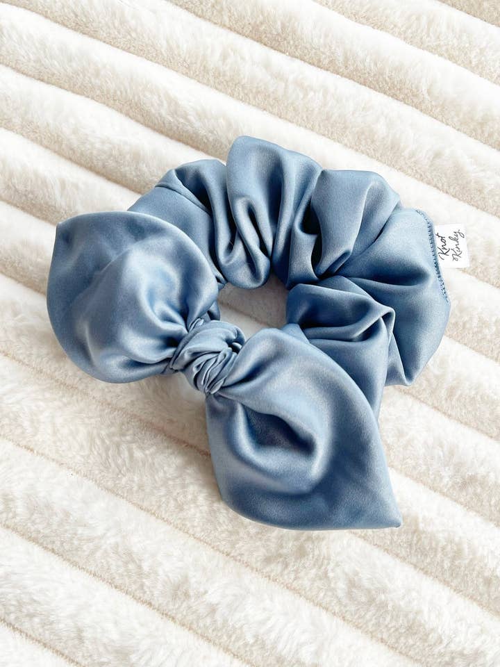 Signor Rubacuori 🕺🏽 per la vendita all'ingrosso da parte di Knot Kinky HairTies