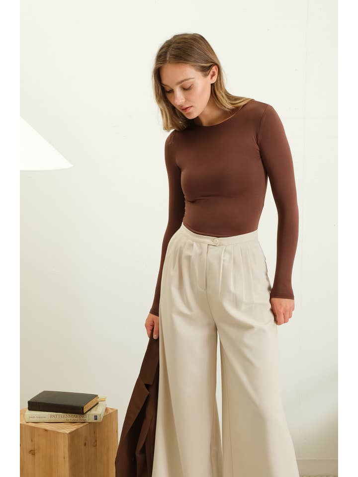 The Workshop Studio - Wholesale Knit Top - Women's - ROUND NECK LONG SLEEVE FITTED KNIT TOP