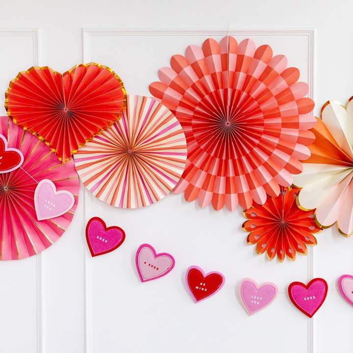 My Mind’s Eye - Wholesale Party Sign/Banner - VAL1002 - Felt Heart Banner Set