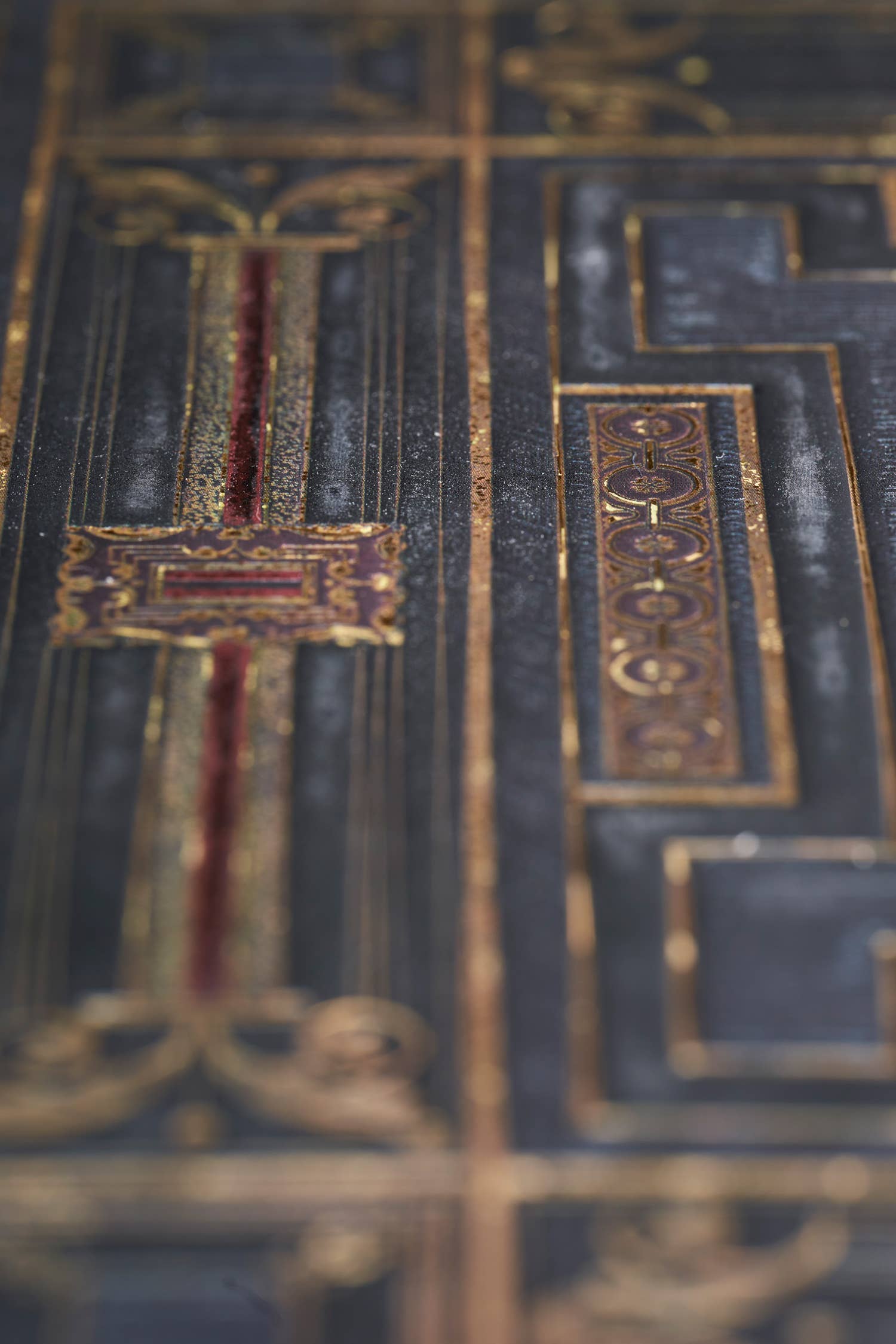 Chronicle Books - Wholesale Journal/Diary - Paperblanks Onyx Hardcover5