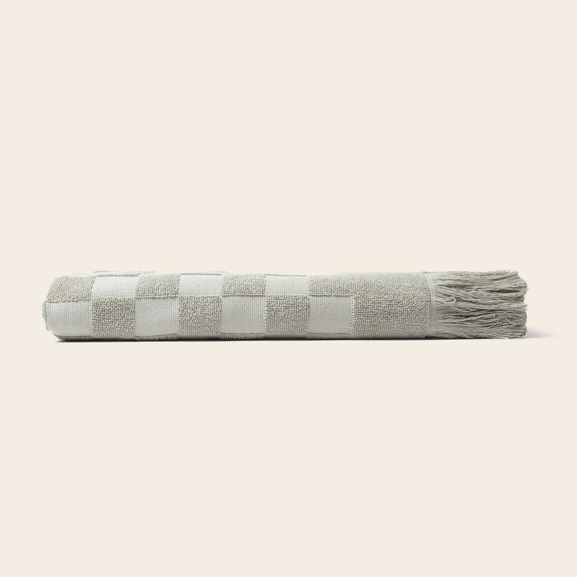 Happy Place Brand - Wholesale Bath Towel - Organic Checkered Bath Towel1