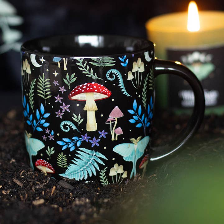 Mok met Dark Forest-print en andere Tuin accessoires wholesale inkopen. Gratis retourzendingen en een 60-dagen netto betalingstermijn op Faire.com trends op Faire.