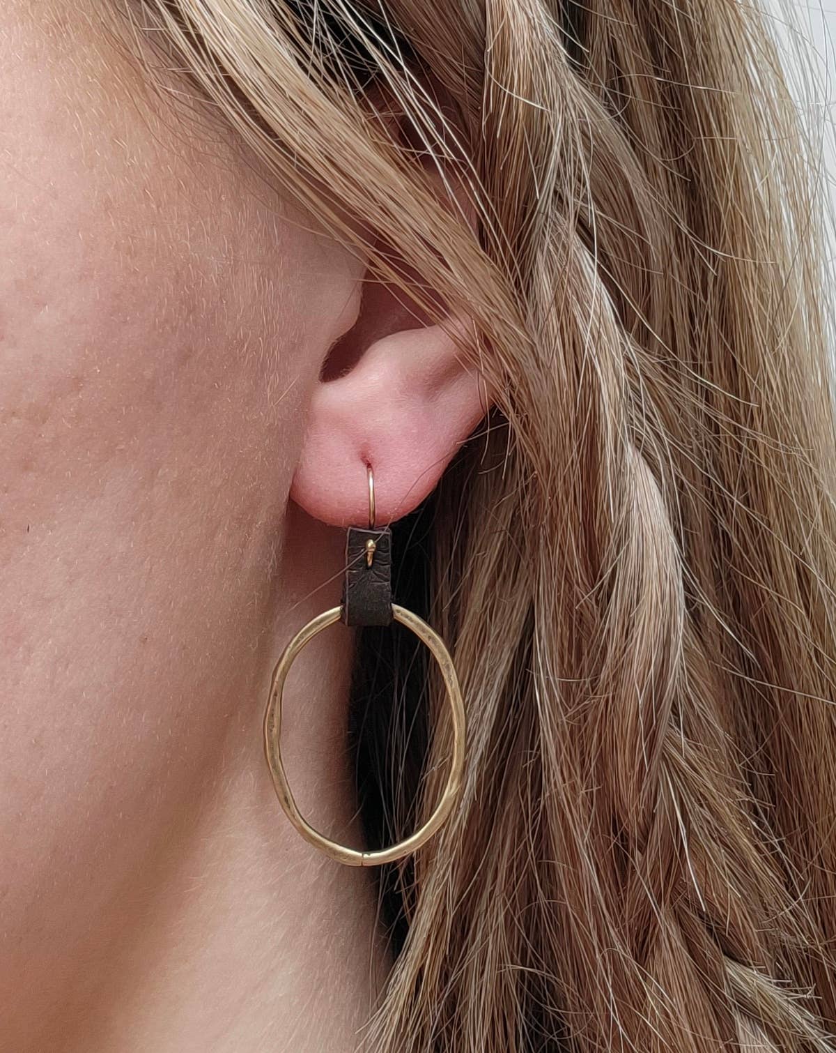 CLP Jewelry - Wholesale Hoop Earrings - Oblong Hoop on Leather Tab Earrings Medium4