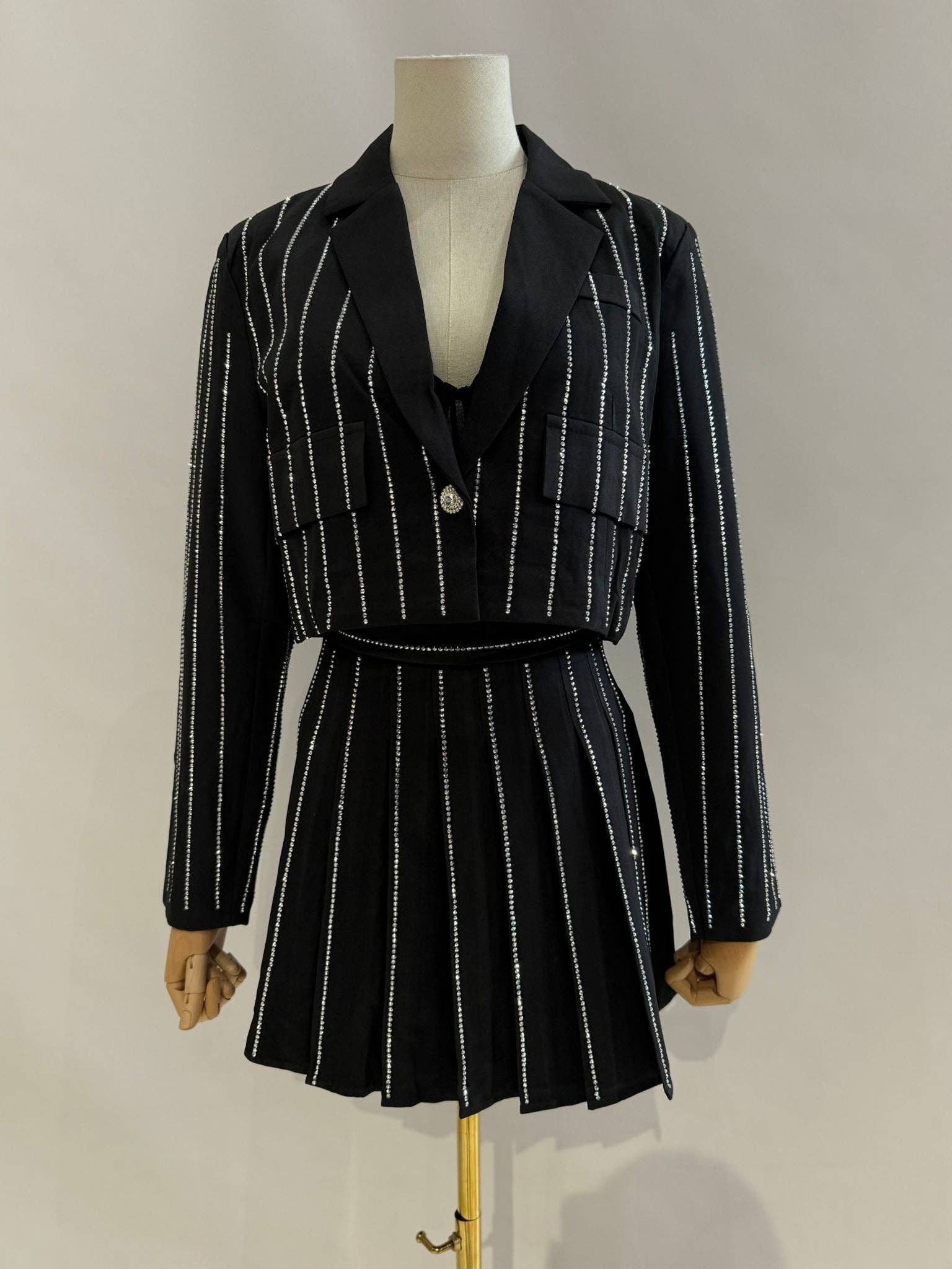 Nero Completo abito lucente WH9296 in vendita all'ingrosso su Faire2