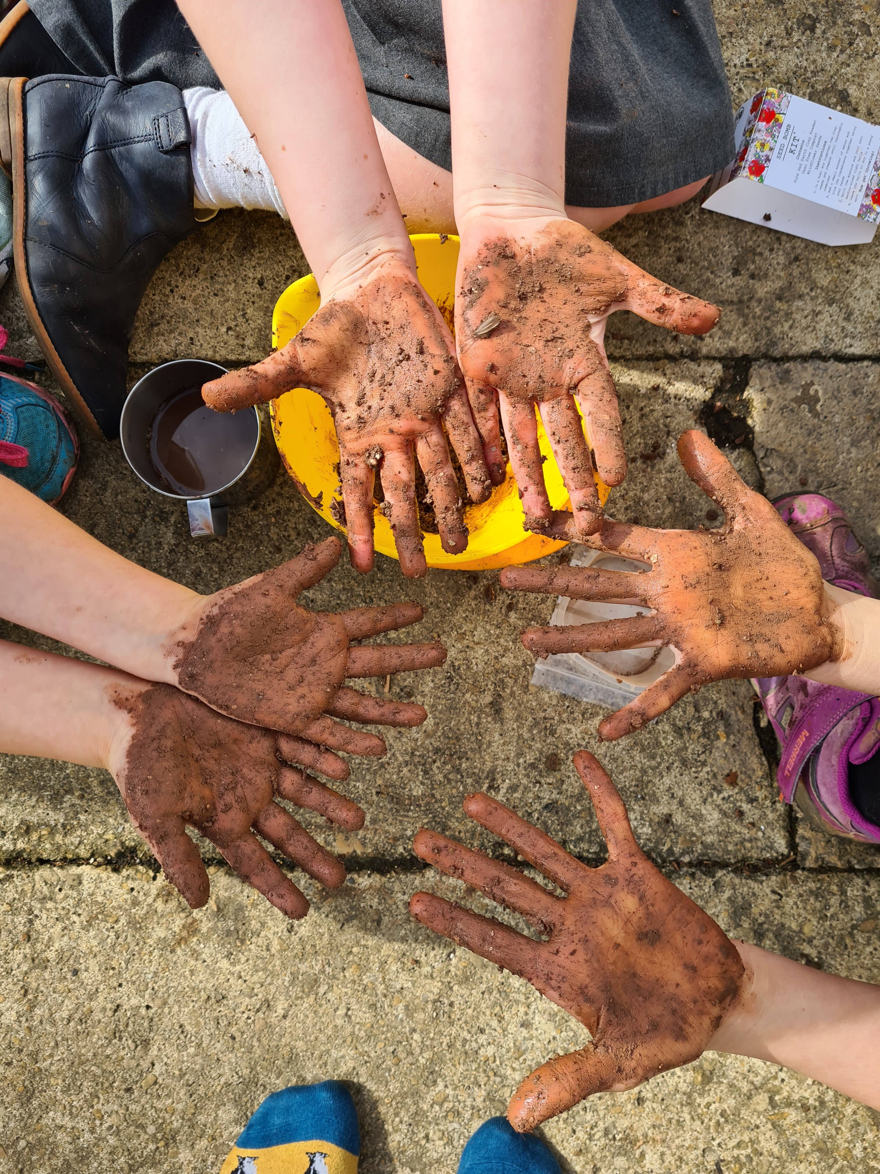Nature Nurture Kids – wholesale DIY craft kit – Child – DIY Bat Seed Bomb Kit4