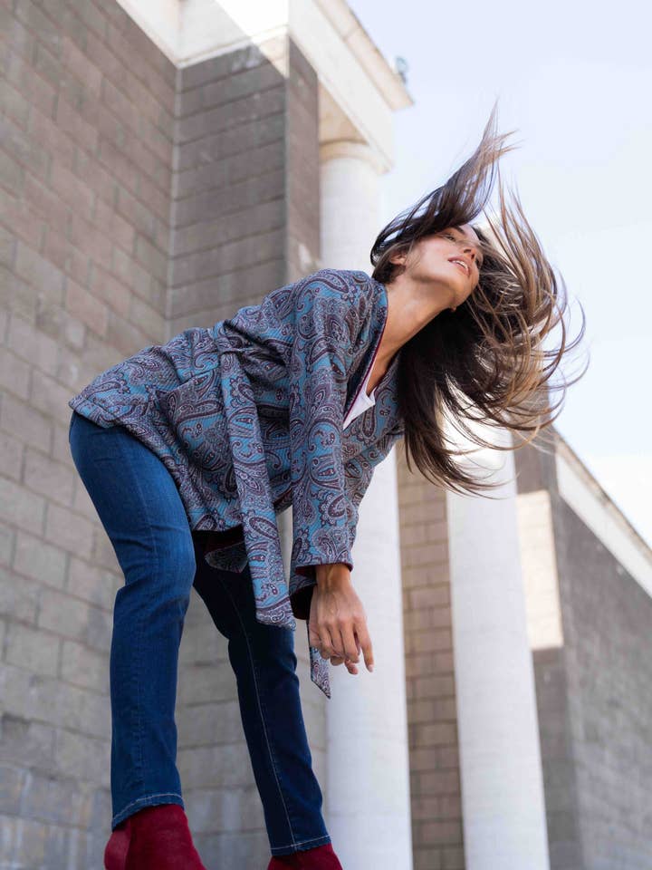 PAISLEYBLAUE DOPPELSEITIGE KIMONO-JACKE für den Großhandel von Halapage
