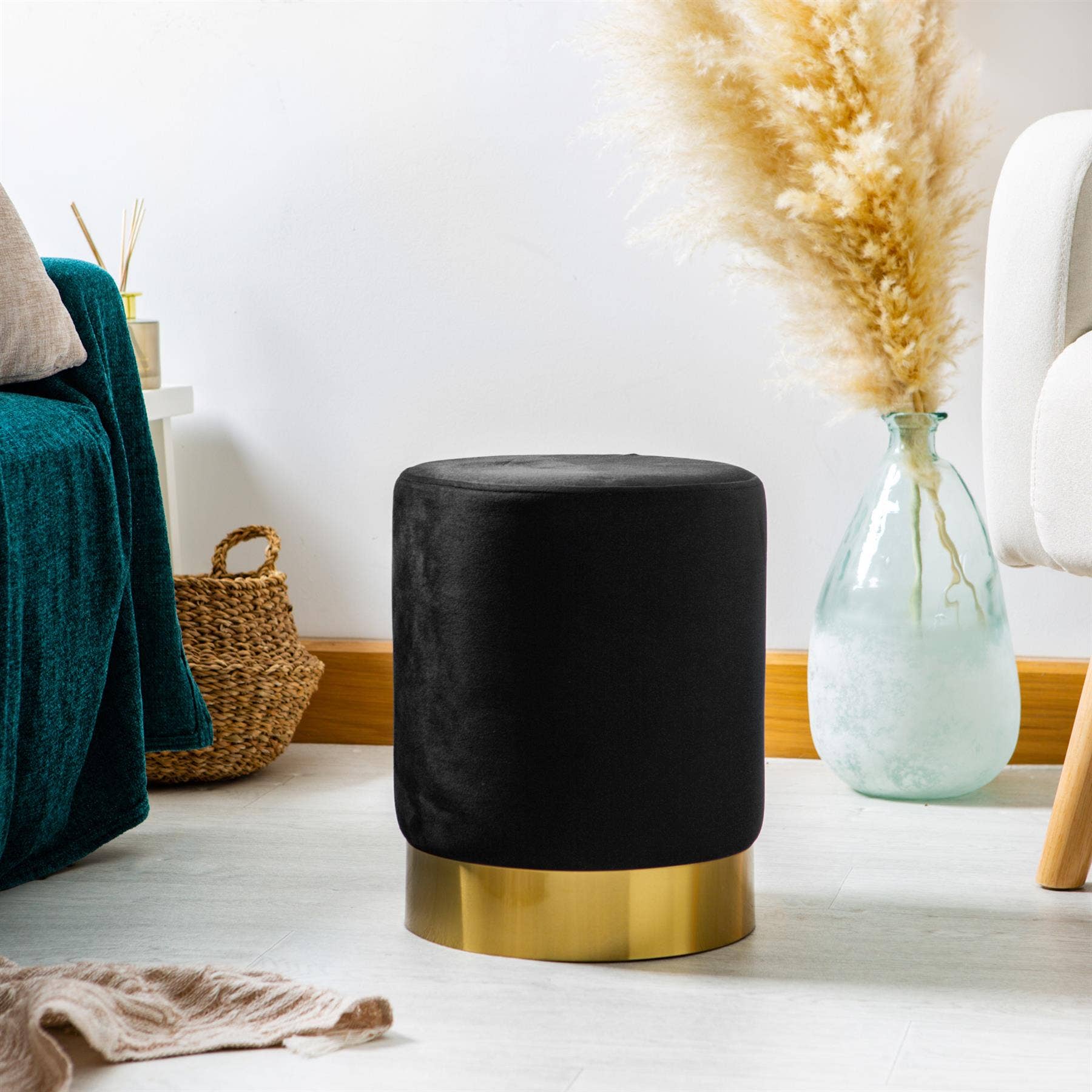 Rinkit Ltd – Großhandel Hocker – Runder samtbezogener Hocker als Fußbank – 29 cm Durchmesser x 36 cm Höhe – von Harbour Housewares30