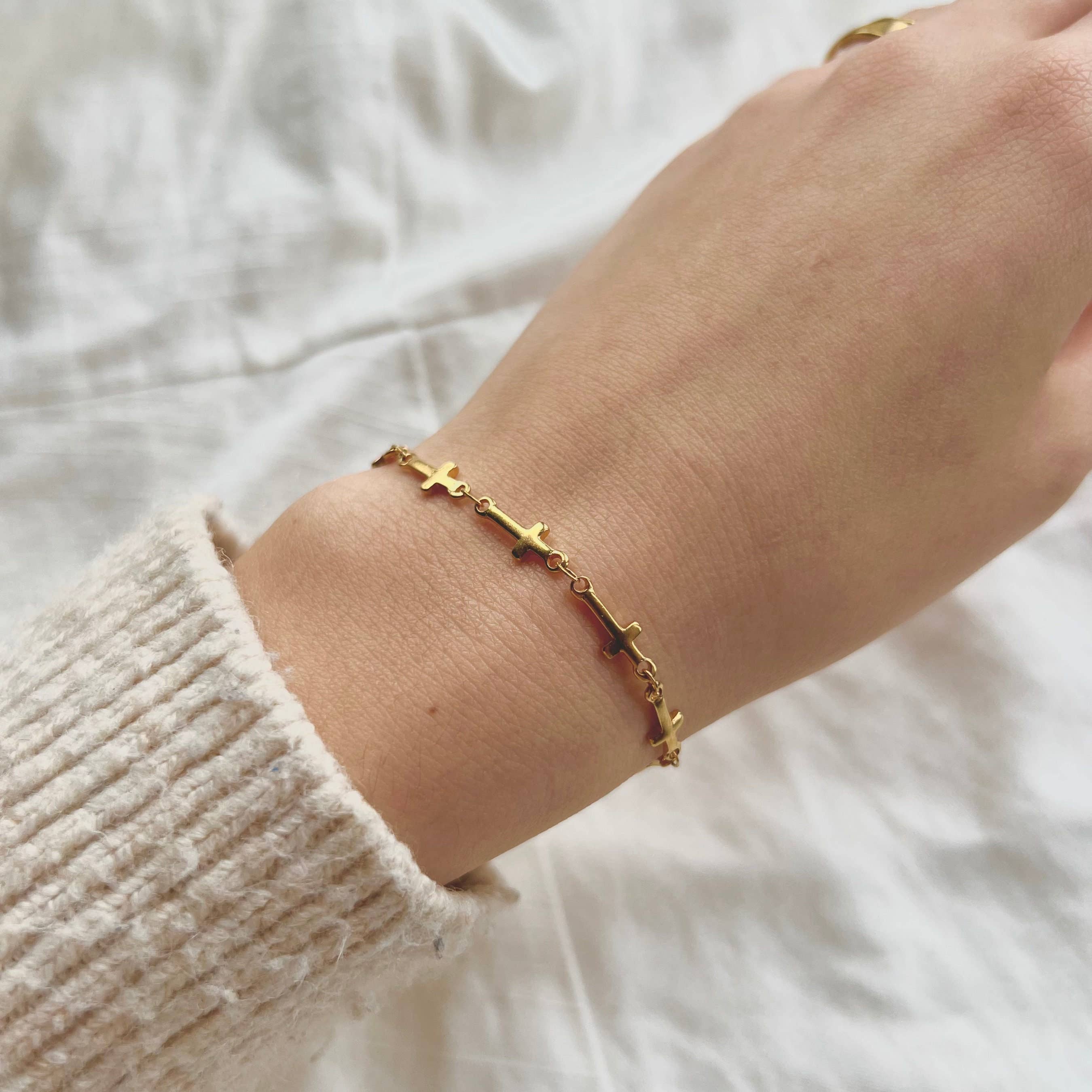 Rossie Jewellery – wholesale Link & chain bracelet – 18k Gold Dainty Cross Chain Bracelet Gift for Her4