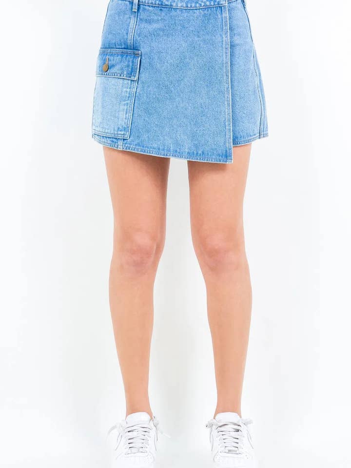 Jupe-short en jean à poche cargo American Bazi pour la vente par Salty Bloom