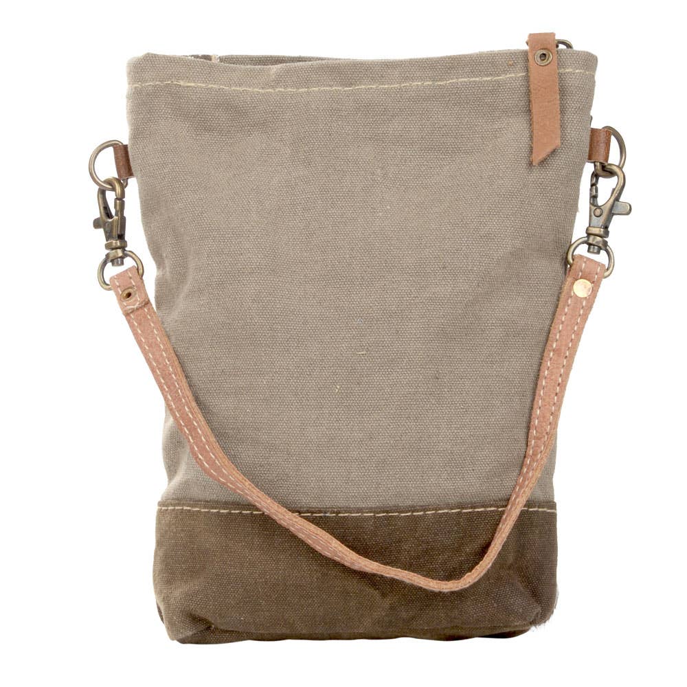 Benjamin International - Wholesale Crossbody Bag - Women's - Usa Vintage Passport Bag1