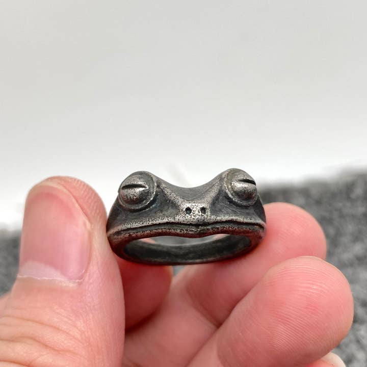 Mio Queena - Wholesale Cocktail/Statement Ring - Frog Unisex Stainless Steel Ring - MJ/MR/FGS