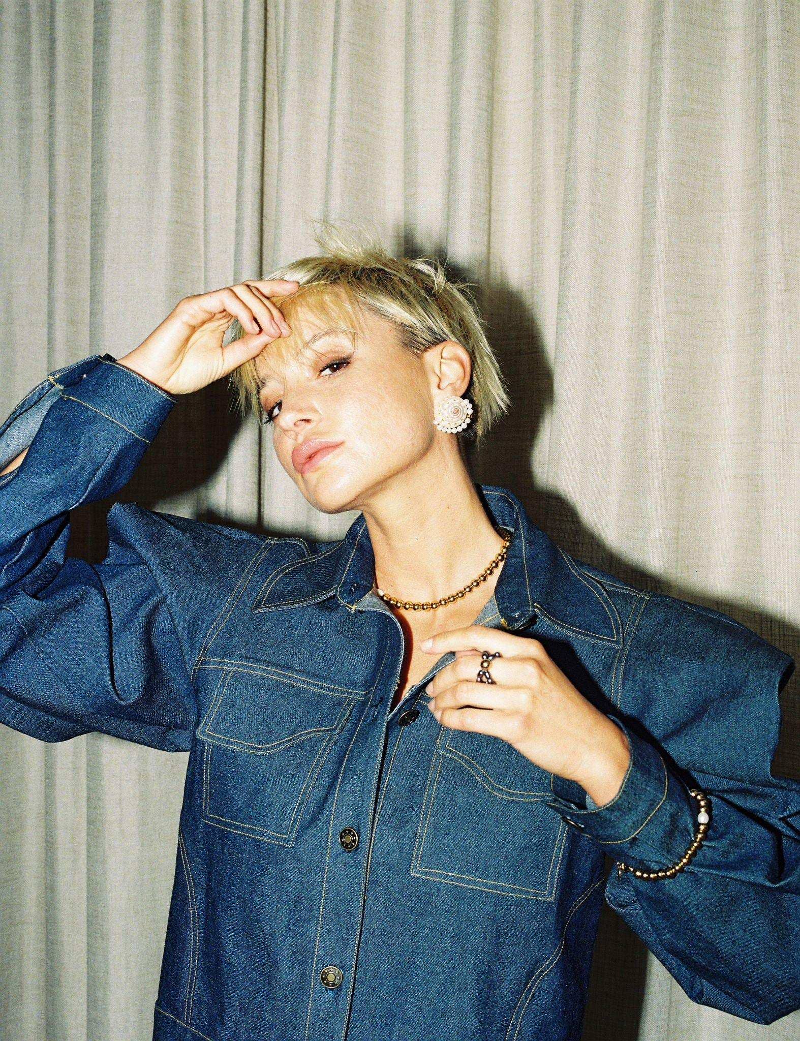 LA MAISON GISEL B. - Wholesale Dangle Earrings - Boucles Chanel en coquillage2