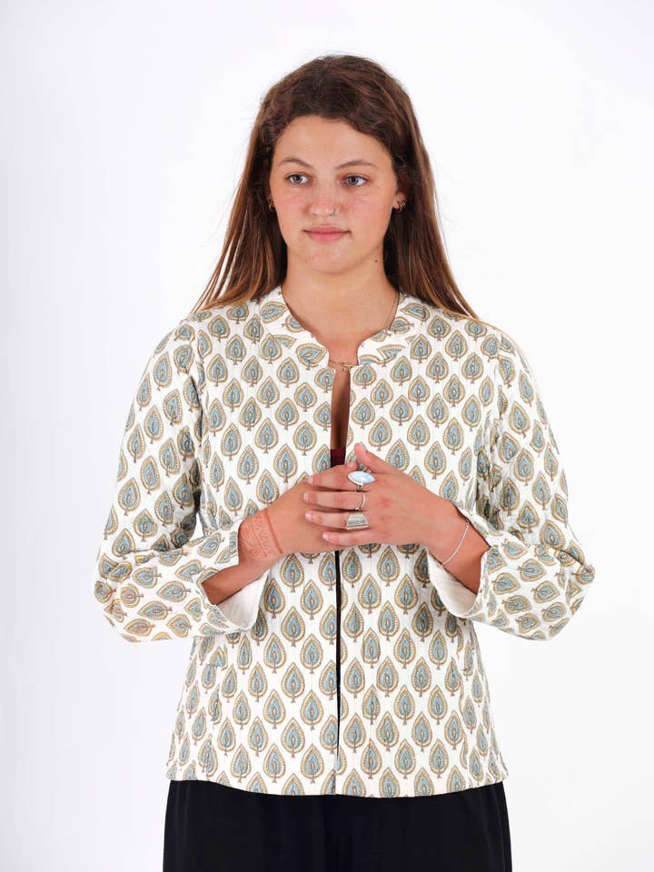 Leopold gewatteerde jas van organische katoen met blokprint voor wholesale door Humanity Centred Designs